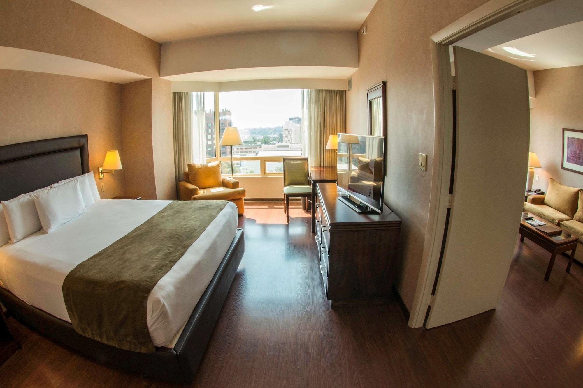 Clarion Suites Guatemala City Exterior foto Suite