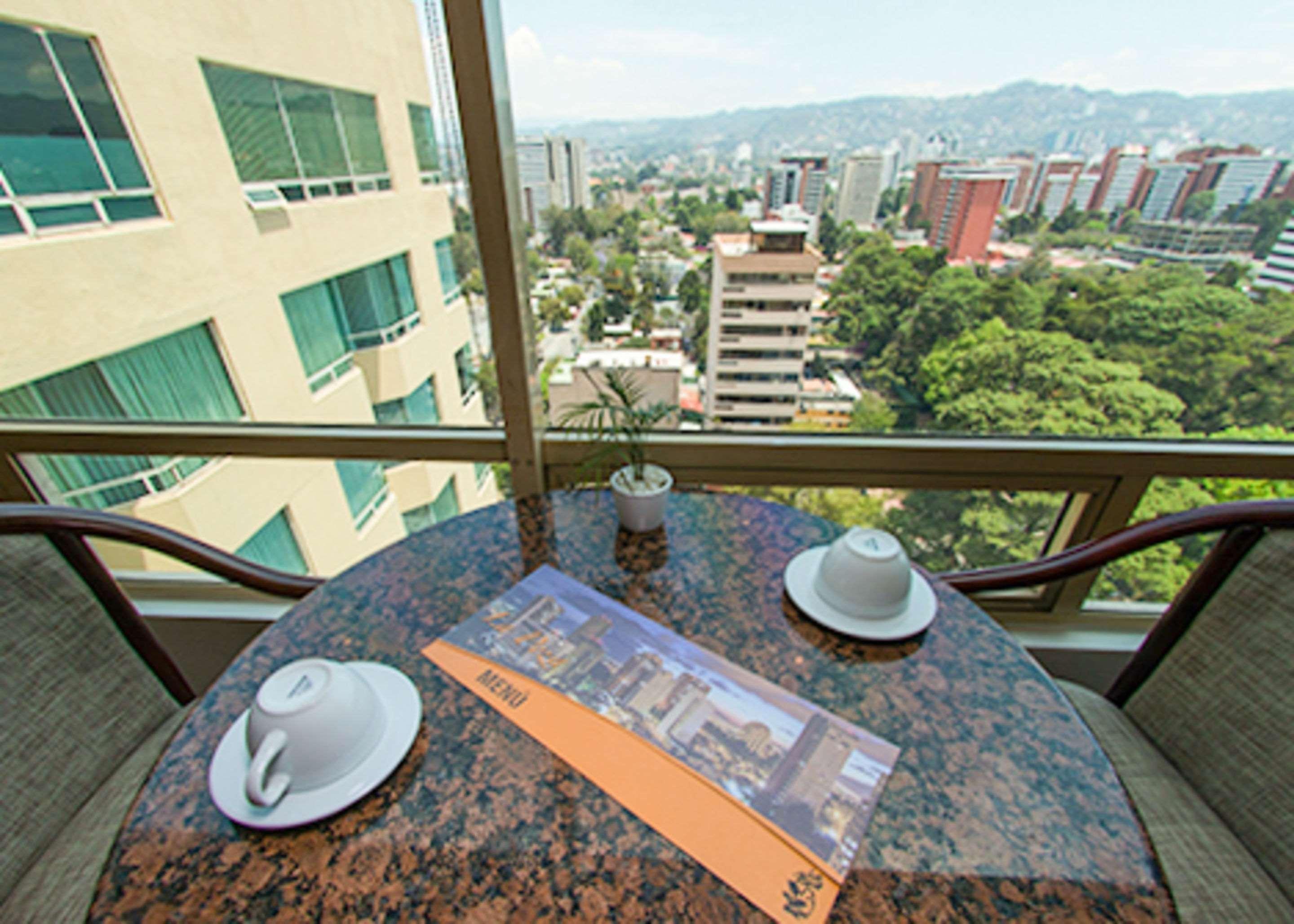 Clarion Suites Guatemala City Exterior foto A view from a balcony