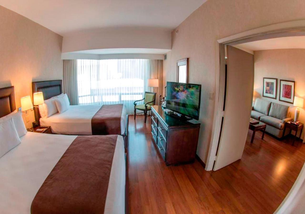Clarion Suites Guatemala City Exterior foto A typical hotel room