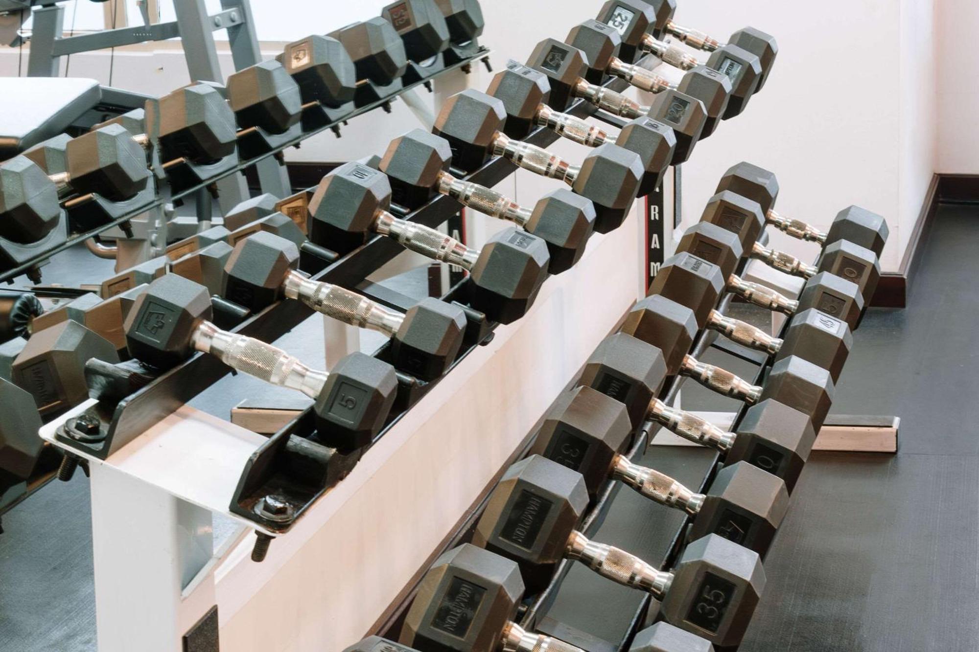 Clarion Suites Guatemala City Exterior foto Dumbbells
